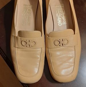 Salvador Ferragamo loafer women 9B